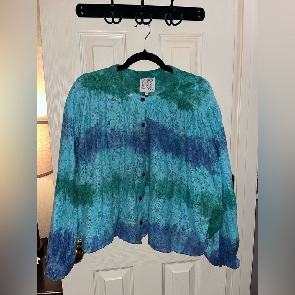 NJ Couture Collection 100% cotton blue & green tie dye button front blouse